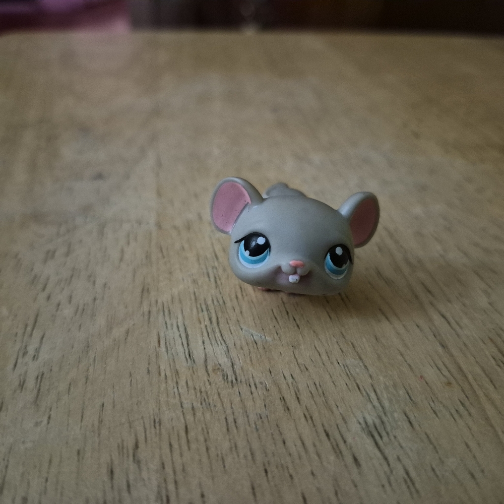 Littlest Pet Shop #80 Gray Mouse Blue Eyes